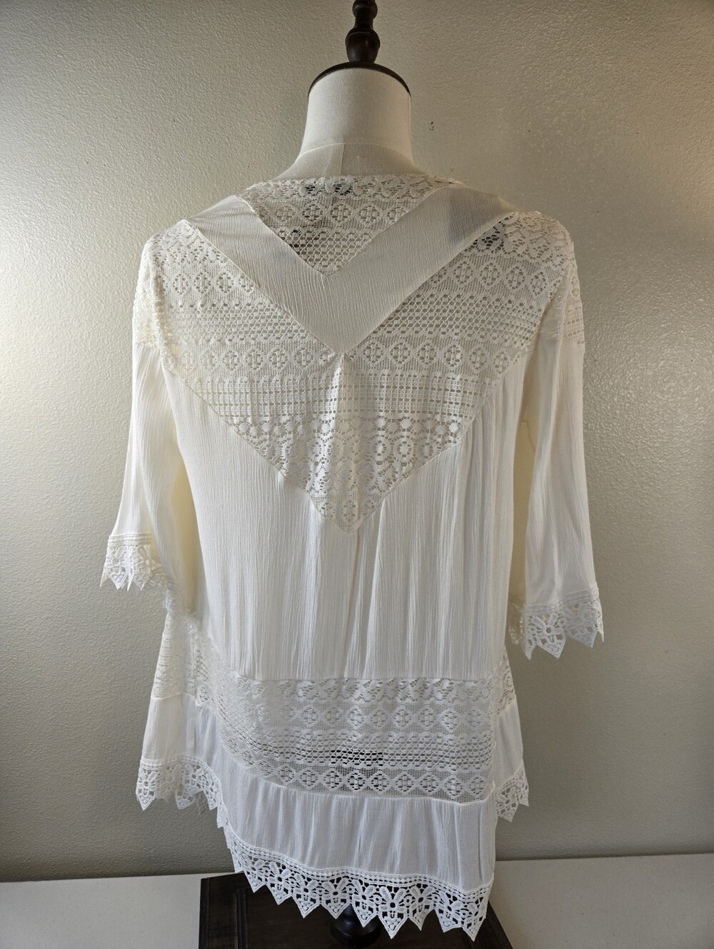 NWT Moral Fiber Boho Ivory Lace Crochet Open Front Top Layering Size Medium - Picture 5 of 13